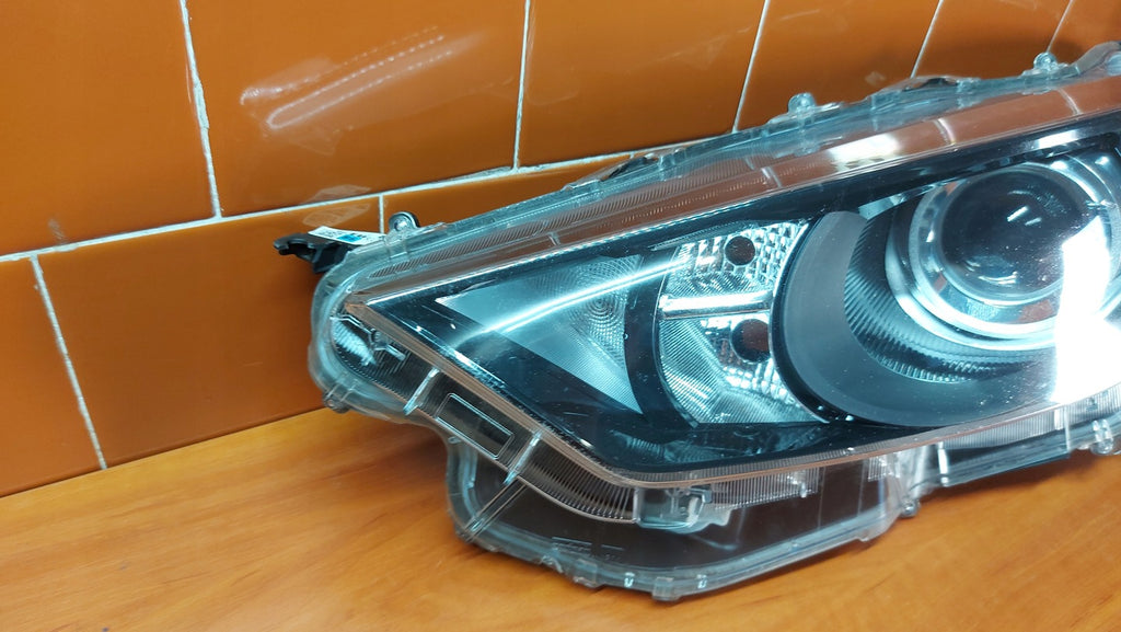 Frontscheinwerfer Toyota Yaris LED Links Scheinwerfer Headlight SCH5363825674nf