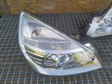 Laden Sie das Bild in den Galerie-Viewer, Frontscheinwerfer Renault Espace 8200394706 Ein Satz Scheinwerfer Headlight SCH1673650885mc