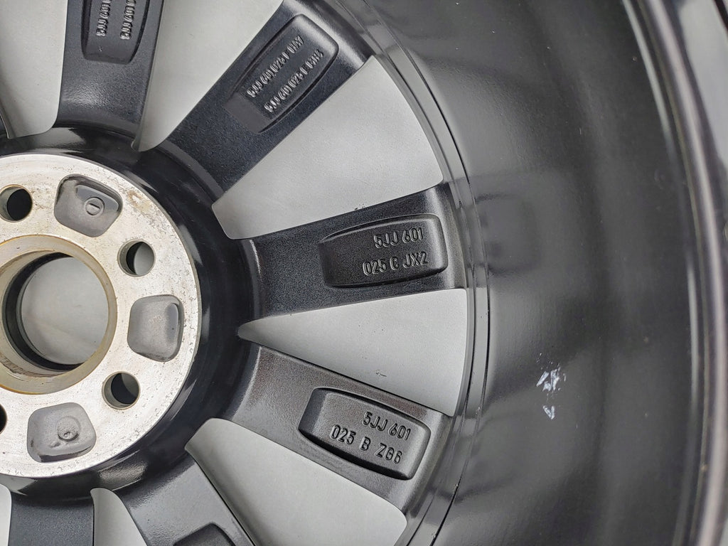 1x Alufelge 17 Zoll 7.0" 5x100 46ET Glanz Graphit 5JJ601025A Skoda Fabia Iii