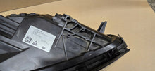 Laden Sie das Bild in den Galerie-Viewer, Frontscheinwerfer Mercedes-Benz W247 Rechts Scheinwerfer Headlight SCH5916419288co
