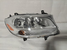 Laden Sie das Bild in den Galerie-Viewer, Frontscheinwerfer Mercedes-Benz Sprinter A9109060500 Links Headlight