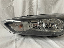 Laden Sie das Bild in den Galerie-Viewer, Frontscheinwerfer Ford Focus F1EB-13W030-PC Links Scheinwerfer Headlight SCH5107330718hy