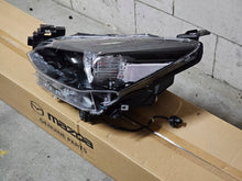 Laden Sie das Bild in den Galerie-Viewer, Frontscheinwerfer Mazda KB8N51030 LED Ein Stück (Rechts oder Links) Headlight