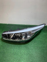 Laden Sie das Bild in den Galerie-Viewer, Frontscheinwerfer Kia Ceed 92101A2 Xenon Links Scheinwerfer Headlight SCH8909273475kf
