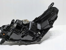 Laden Sie das Bild in den Galerie-Viewer, Frontscheinwerfer Toyota Hilux VIII Rechts Scheinwerfer Headlight SCH2296730960hm