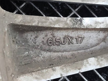 Load image into Gallery viewer, 1x Alufelge 17 Zoll 6.5" 5x114.3 48ET Glanz Silber 52910-2S210 Hyundai Ix35 FEL6224446927om
