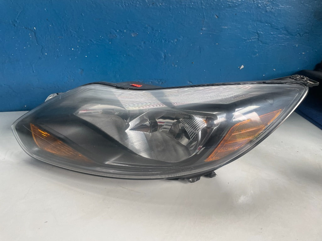 Frontscheinwerfer Ford Focus Links Scheinwerfer Headlight