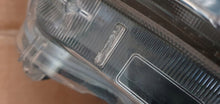 Load image into Gallery viewer, Frontscheinwerfer Toyota Yaris Links Scheinwerfer Headlight