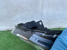 Load image into Gallery viewer, Frontscheinwerfer Toyota Yaris Links Scheinwerfer Headlight