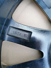 Laden Sie das Bild in den Galerie-Viewer, 1x Alufelge 18 Zoll 7.0&quot; 5x114.3 50ET Matt Silber 9965337080 Mazda Cx-3