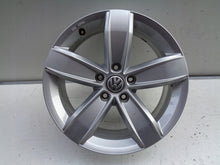 Load image into Gallery viewer, 1x Alufelge 17 Zoll 6.5&quot; 5x112 38ET 5NA071497 Vw Rim Wheel