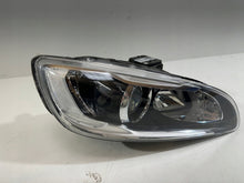 Laden Sie das Bild in den Galerie-Viewer, Frontscheinwerfer Volvo V60 I Xenon Rechts Scheinwerfer Headlight SCH5064913730yc