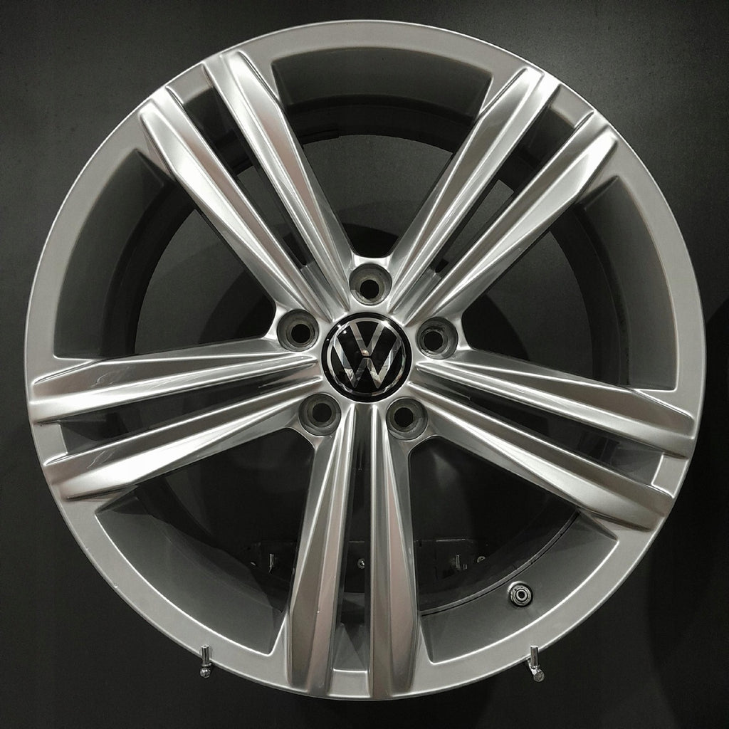 1x Alufelge 18 Zoll 7.0" 5x112 43ET Glanz Silber 5NA601025N VW Rim Wheel FEL5283623553mj