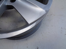 Laden Sie das Bild in den Galerie-Viewer, 1x Alufelge 17 Zoll 7.5&quot; 5x112 51ET Glanz Silber 5F0601025B Seat Rim Wheel