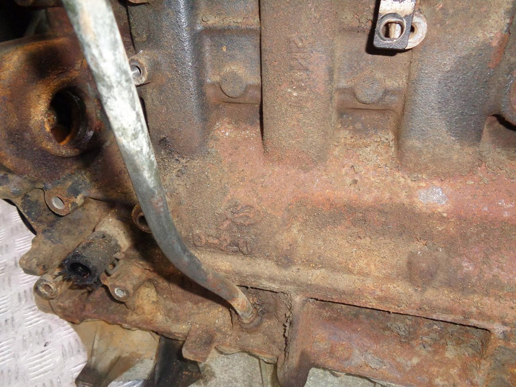 Motor Kia Carens II D4EA 2.0 CRDI 113PS 83kW 2002 Diesel Engine Unkomplett