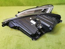 Laden Sie das Bild in den Galerie-Viewer, Frontscheinwerfer Tesla S LED Ein Satz Scheinwerfer Headlight