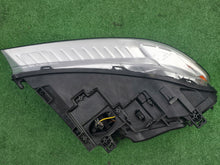Load image into Gallery viewer, Frontscheinwerfer Volvo V70 S80 31383540 Links Scheinwerfer Headlight SCH4532511517un