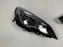 Laden Sie das Bild in den Galerie-Viewer, Frontscheinwerfer Opel Astra K Ein Stück (Rechts oder Links) Headlight