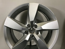 Load image into Gallery viewer, 1x Alufelge 17 Zoll 6.5" 5x112 39ET Glanz Silber 2GM601025 VW T-Cross Rim Wheel FEL1738404268lq