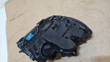 Laden Sie das Bild in den Galerie-Viewer, Frontscheinwerfer Mercedes-Benz W206 A2069065304 Links Scheinwerfer Headlight SCH3692947785vy