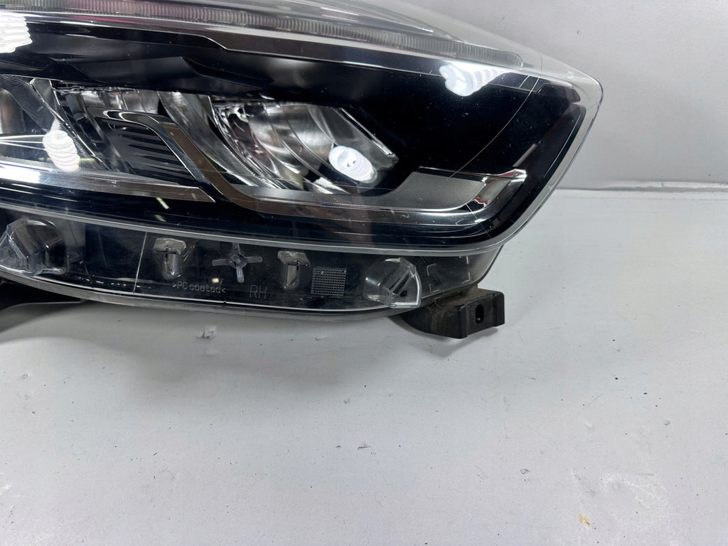 Frontscheinwerfer Renault Captur I 260606092R 260107560R Ein Satz Headlight SCH9033781823ov