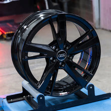 Laden Sie das Bild in den Galerie-Viewer, 4x Alufelge 18 Zoll 8.0" 5x112 46ET Glanz Schwarz 8Y0601025N Audi Rim Wheel FEL3855584565ij