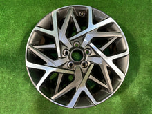Load image into Gallery viewer, 1x Alufelge 18 Zoll 7.5&quot; 5x114.3 50ET 52910-CM300 Hyundai Kona Rim Wheel