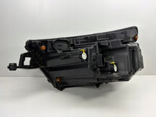 Laden Sie das Bild in den Galerie-Viewer, Frontscheinwerfer Skoda Kamiq 658941016 Rechts Scheinwerfer Headlight SCH1235342718ep