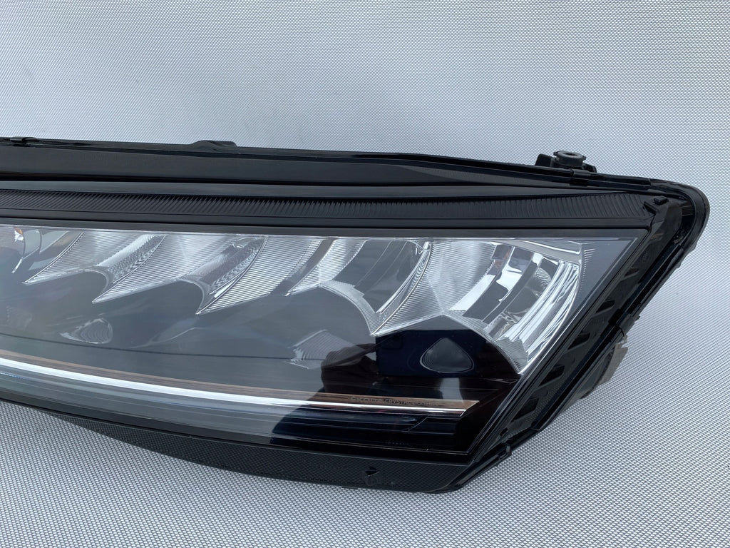 Frontscheinwerfer Skoda Octavia IV 5E4941015 LED Links Scheinwerfer Headlight SCH9927500778wb