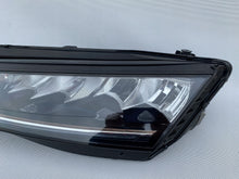 Laden Sie das Bild in den Galerie-Viewer, Frontscheinwerfer Skoda Octavia IV 5E4941015 LED Links Scheinwerfer Headlight SCH9927500778wb