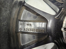 Laden Sie das Bild in den Galerie-Viewer, 1x Alufelge 18 Zoll 7.5&quot; 5x112 53 5ET A2434011300 Mercedes-Benz Eqa Eqb