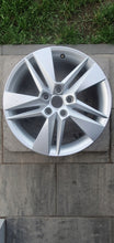 Laden Sie das Bild in den Galerie-Viewer, 1x Alufelge 17 Zoll 6.5" 5x112 41ET 3V0601025 Skoda Superb III Octavia Rim Wheel FEL1265180486qv