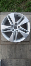 Laden Sie das Bild in den Galerie-Viewer, 1x Alufelge 17 Zoll 6.5" 5x112 41ET 3V0601025 Skoda Superb III Octavia Rim Wheel FEL1265180486qv