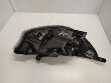 Laden Sie das Bild in den Galerie-Viewer, Frontscheinwerfer Kia Rio III Ein Stück (Rechts oder Links) Headlight SCH6563415171up