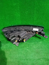Laden Sie das Bild in den Galerie-Viewer, Frontscheinwerfer Skoda Kamiq 0021383206 Full LED Ein Stück (Rechts oder Links) SCH1235103595wz