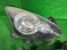 Laden Sie das Bild in den Galerie-Viewer, Frontscheinwerfer Toyota Aygo 81150-0H010-M-CAR Ein Satz Scheinwerfer Headlight SCH9244811622ug