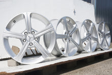 Laden Sie das Bild in den Galerie-Viewer, 4x Alufelge 17 Zoll 6.5" 5x112 44ET Glanz Silber A1774011200 Mercedes-Benz W177 FEL6055049580mf