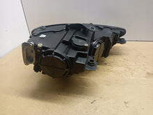 Load image into Gallery viewer, Frontscheinwerfer Audi A3 8V0941005E Xenon Ein Stück (Rechts oder Links)