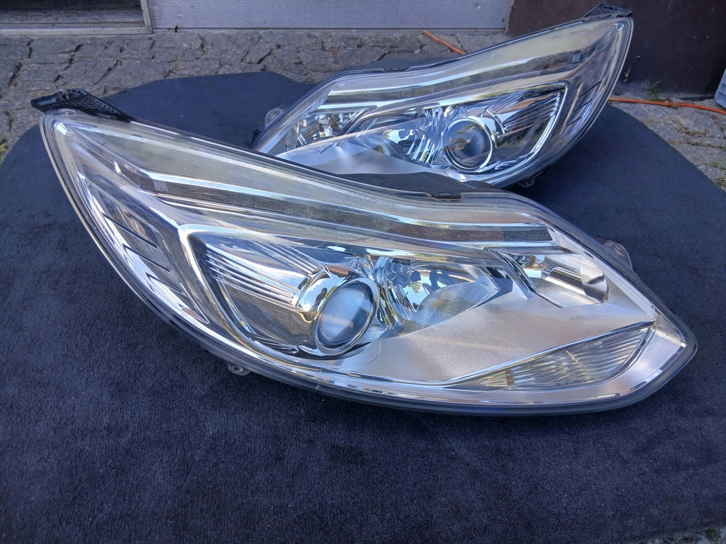 Frontscheinwerfer Ford Focus Xenon Links Scheinwerfer Headlight SCH3281883369qs