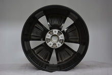 Load image into Gallery viewer, 4x Alufelge 18 Zoll 7.0&quot; 5x114.3 45ET Glanz Silber 52910-3W710 Kia Rim Wheel