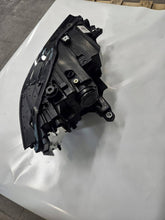 Load image into Gallery viewer, Frontscheinwerfer Skoda 3P1941015 Links Scheinwerfer Headlight SCH5180015927md