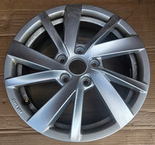Load image into Gallery viewer, 1x Alufelge 16 Zoll 6.0" 5x112 43ET Glanz Silber 2GA071496B VW T Roc T-Roc FEL7612876466bp