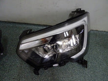 Laden Sie das Bild in den Galerie-Viewer, Frontscheinwerfer Renault Master LED Ein Stück (Rechts oder Links) Headlight