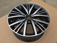 Load image into Gallery viewer, 1x Alufelge 17 Zoll 7.0&quot; 5x112 43ET 5C0601025BQ VW Beetle Rim Wheel