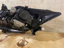 Laden Sie das Bild in den Galerie-Viewer, Frontscheinwerfer Renault Laguna III Coupe 260101403R Xenon Rechts Headlight