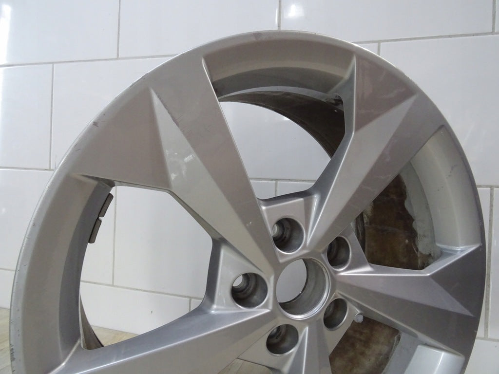 1x Alufelge 18 Zoll 8.0" 5x112 Silber 8Y0601025J Audi A3 Rim Wheel FEL6514048159ow