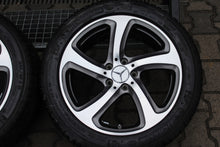Laden Sie das Bild in den Galerie-Viewer, 4x Alufelge 18 Zoll 8.0" 5x112 43ET Glanz Schwarz A2134013200 Mercedes-Benz W213 FEL3155337267ml