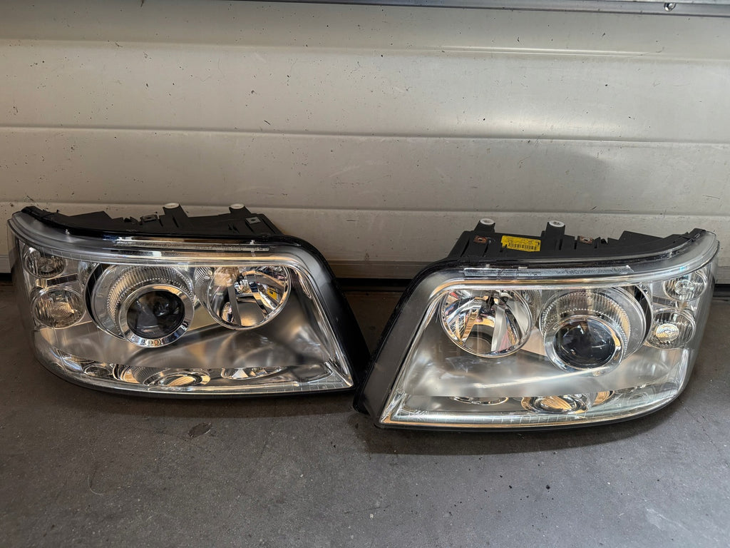 Frontscheinwerfer VW Multivan Xenon Ein Satz Scheinwerfer Headlight SCH6481143262zv