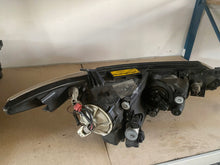 Laden Sie das Bild in den Galerie-Viewer, Frontscheinwerfer Toyota III 81185-28E40 Links Scheinwerfer Headlight