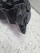 Load image into Gallery viewer, Frontscheinwerfer Ford Courier R2X613W029CE Rechts Scheinwerfer Headlight SCH6949583654et